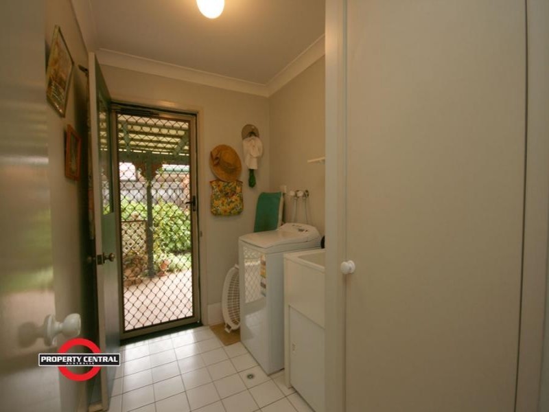 2 Pambula Ct, Helensvale QLD 4212
