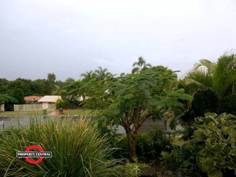 2 Pambula Ct, Helensvale QLD 4212