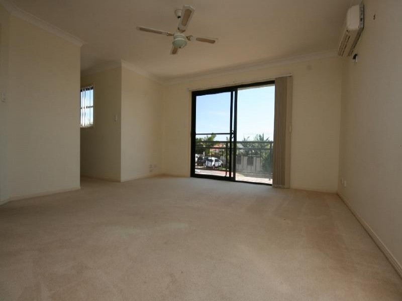 8 Katie Court, Arundel QLD 4214