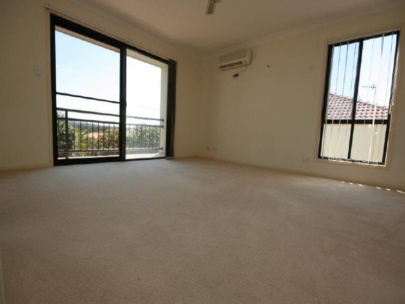 8 Katie Court, Arundel QLD 4214