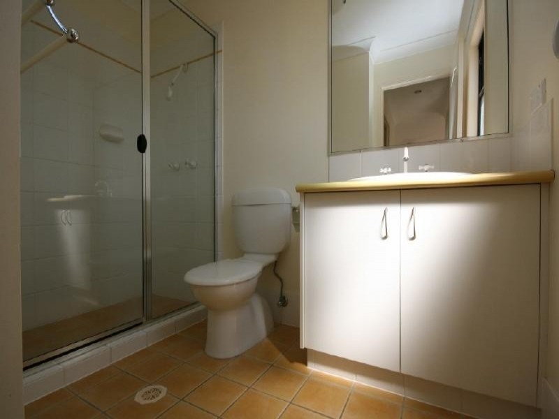 8 Katie Court, Arundel QLD 4214