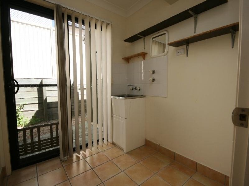 8 Katie Court, Arundel QLD 4214