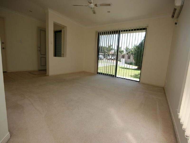 8 Katie Court, Arundel QLD 4214