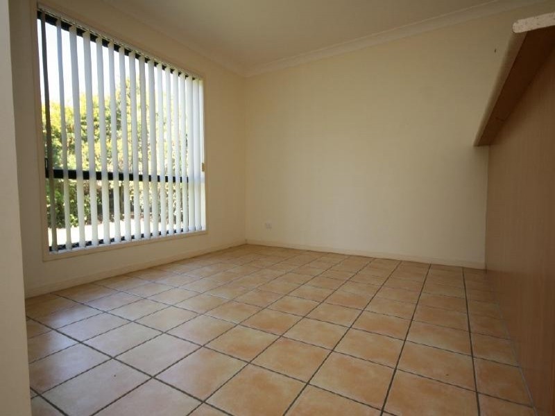 8 Katie Court, Arundel QLD 4214