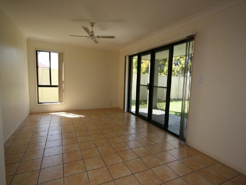 8 Katie Court, Arundel QLD 4214