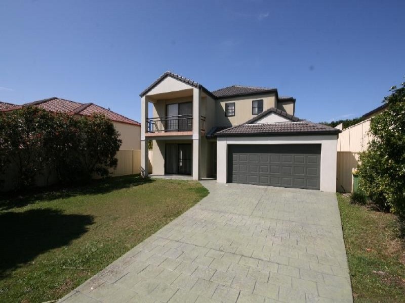 8 Katie Court, Arundel QLD 4214