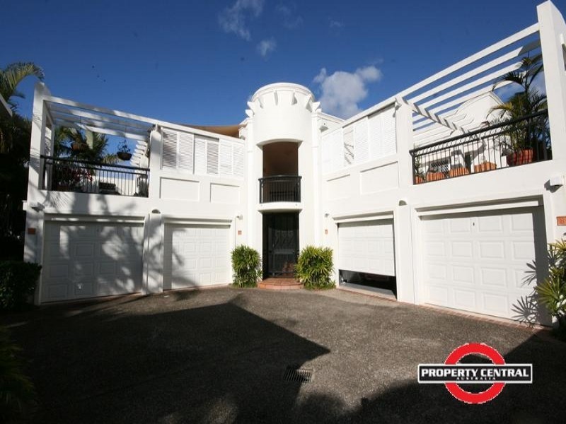 2/100 Cotlew St East, Southport QLD 4215