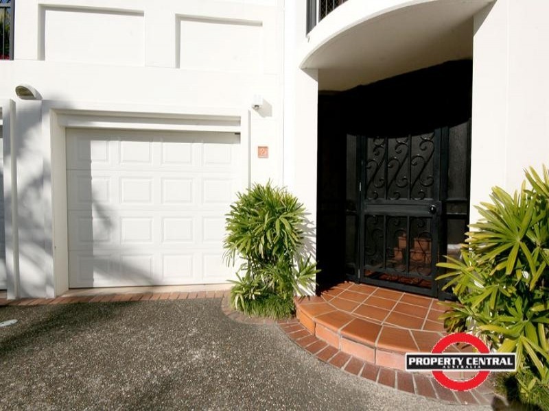 2/100 Cotlew St East, Southport QLD 4215