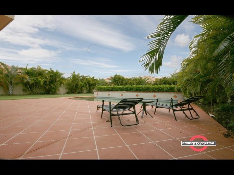 25 Calmwater Cres, Helensvale QLD 4212