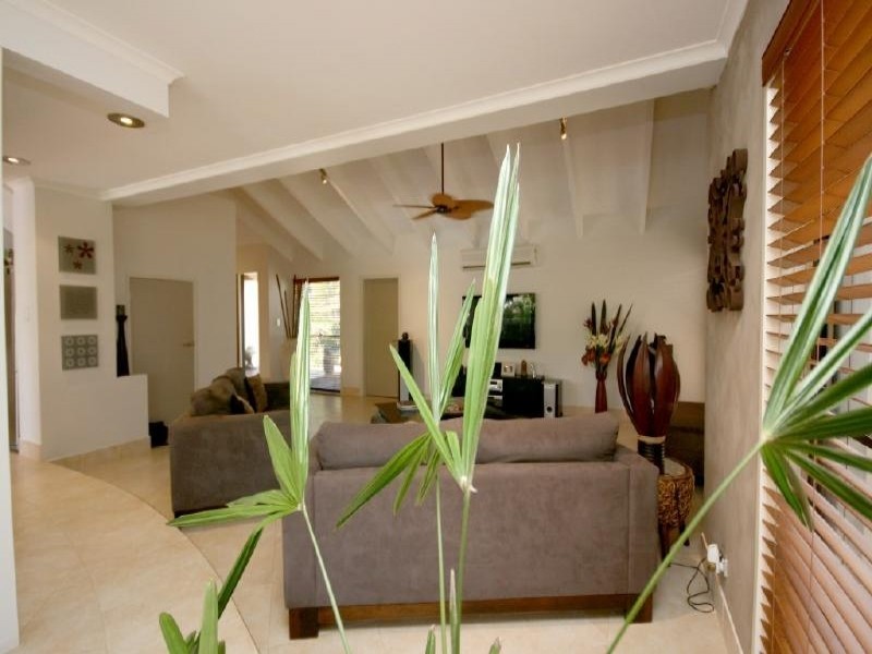 45 Wild Duck Drive, Mermaid Waters QLD 4218