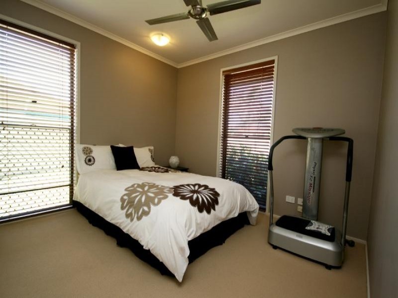 45 Wild Duck Drive, Mermaid Waters QLD 4218