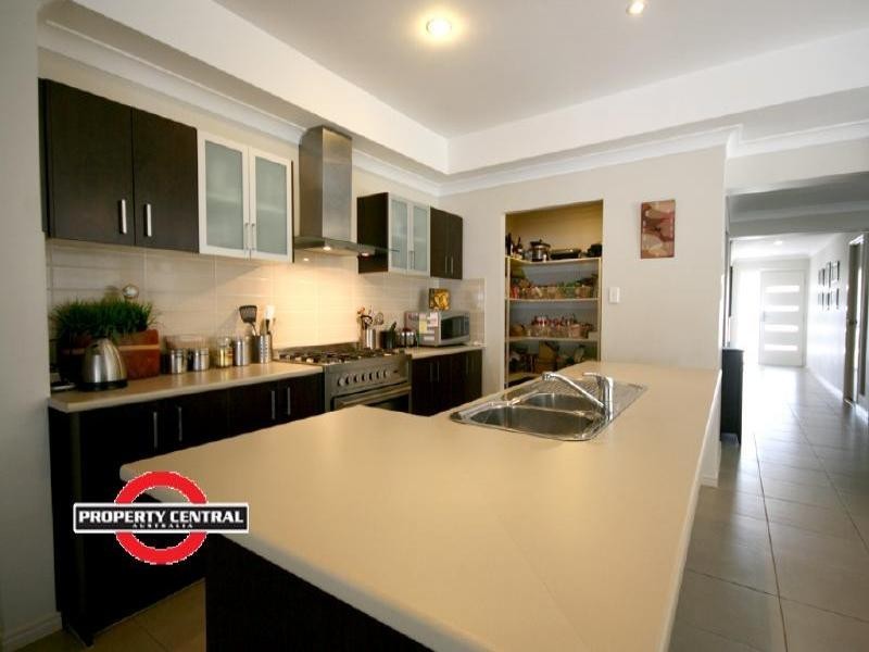 52 Codrington Circuit, Pacific Pines QLD 4211