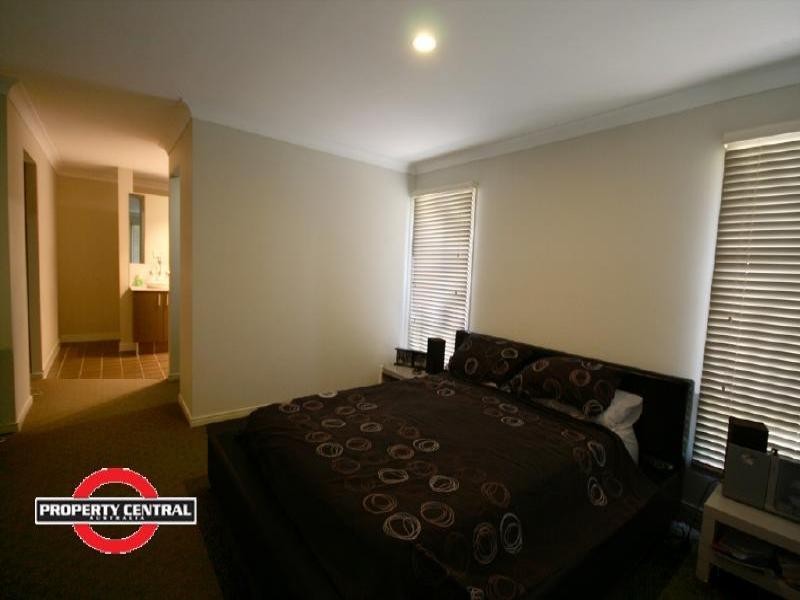 52 Codrington Circuit, Pacific Pines QLD 4211