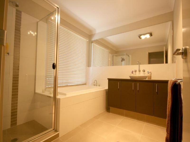 52 Codrington Circuit, Pacific Pines QLD 4211