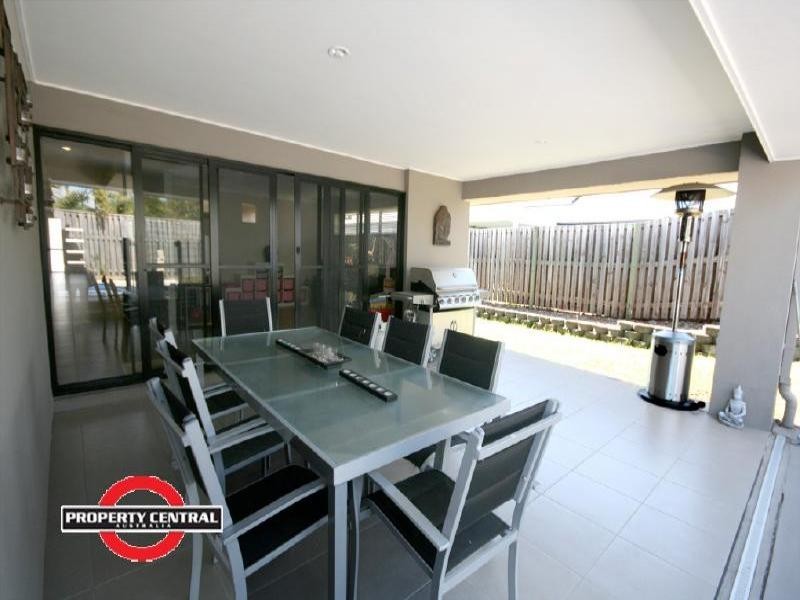 52 Codrington Circuit, Pacific Pines QLD 4211