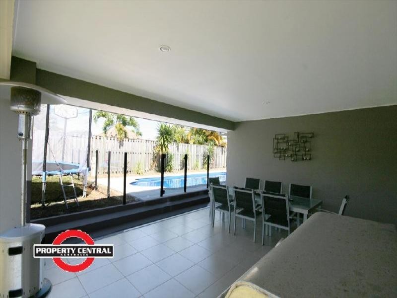 52 Codrington Circuit, Pacific Pines QLD 4211