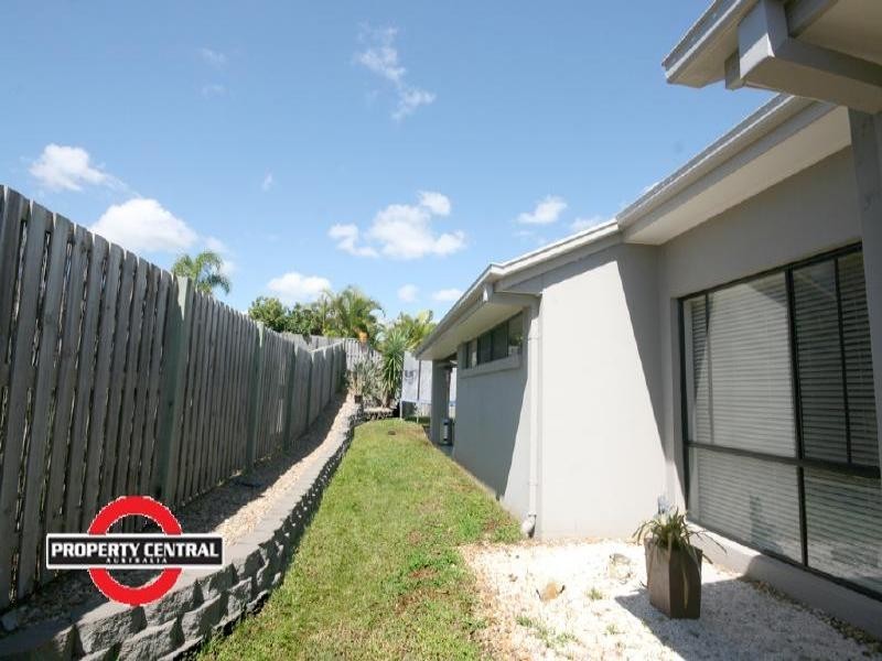 52 Codrington Circuit, Pacific Pines QLD 4211