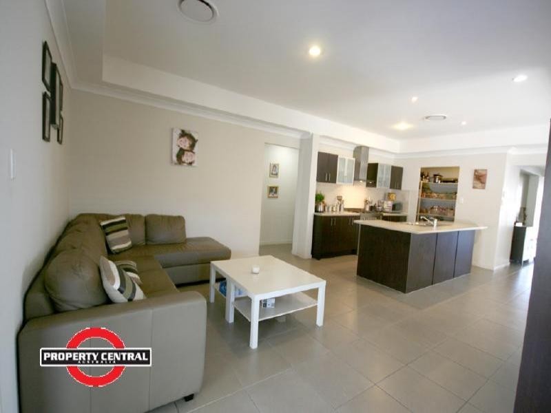 52 Codrington Circuit, Pacific Pines QLD 4211