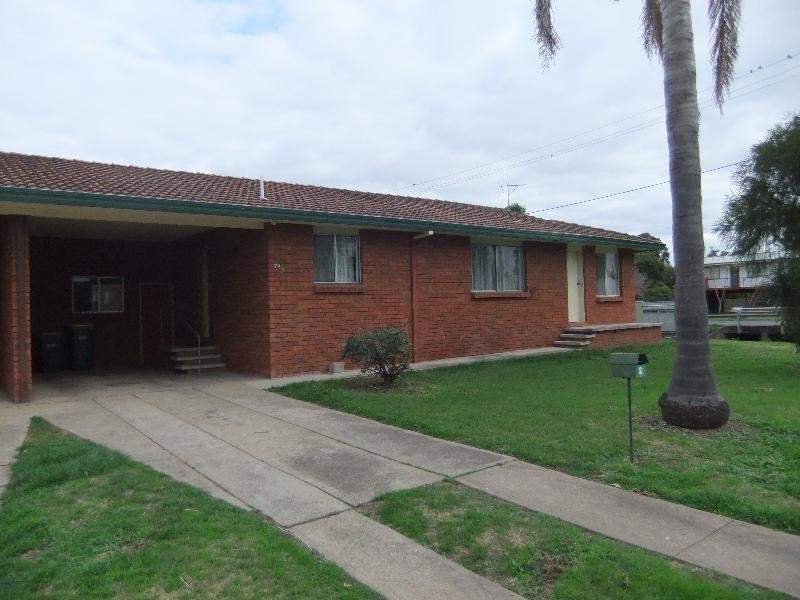 1 & 2/79 Lower Hill Street, Muswellbrook NSW 2333