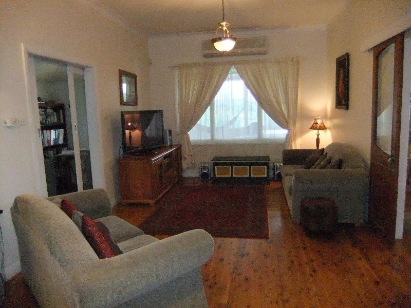 34 Perth Street, Aberdeen NSW 2336