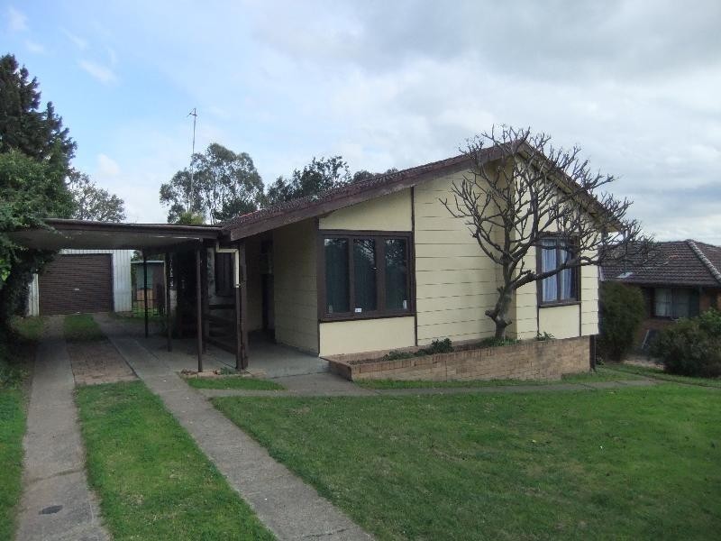 13 Tobruk Avenue, Muswellbrook NSW 2333