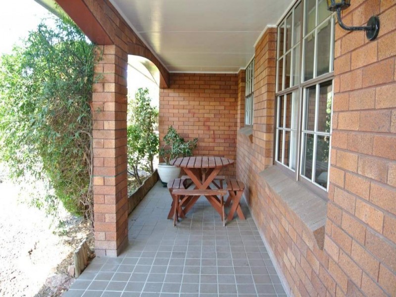 27 Shaw Crescent, Muswellbrook NSW 2333