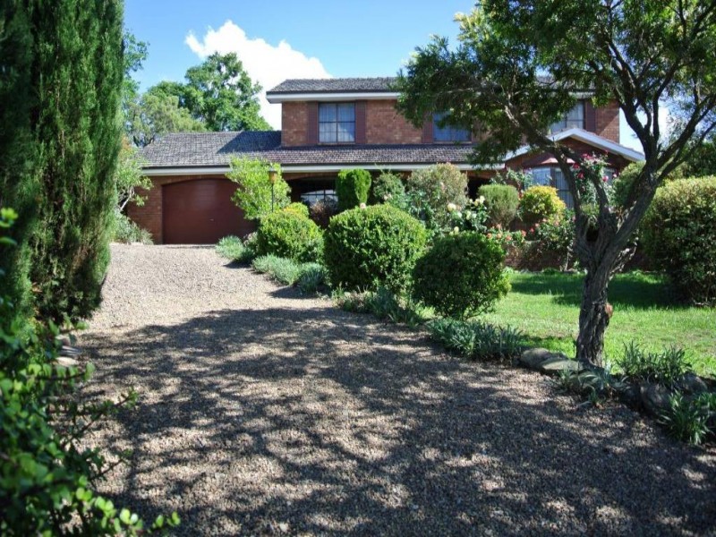 27 Shaw Crescent, Muswellbrook NSW 2333