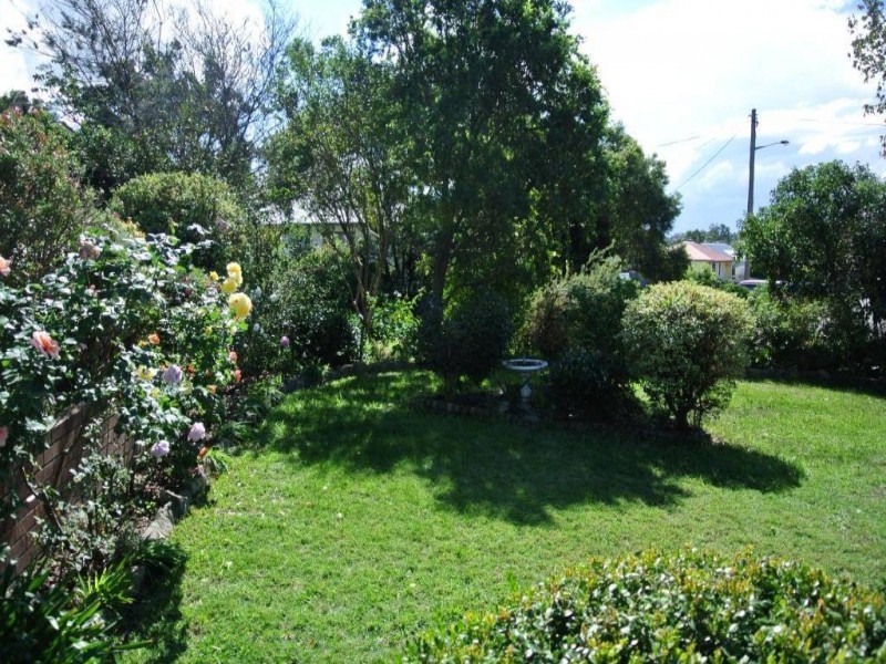 27 Shaw Crescent, Muswellbrook NSW 2333