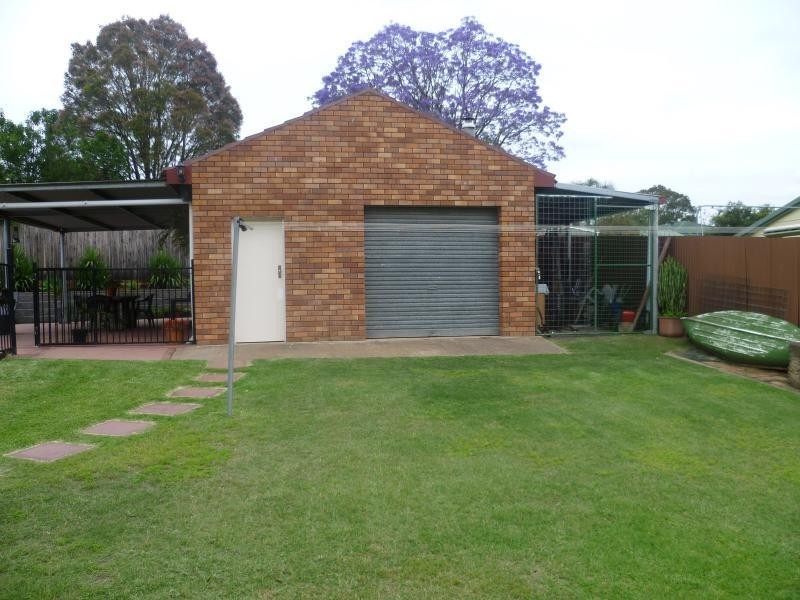 11 Cousins Street, Muswellbrook NSW 2333