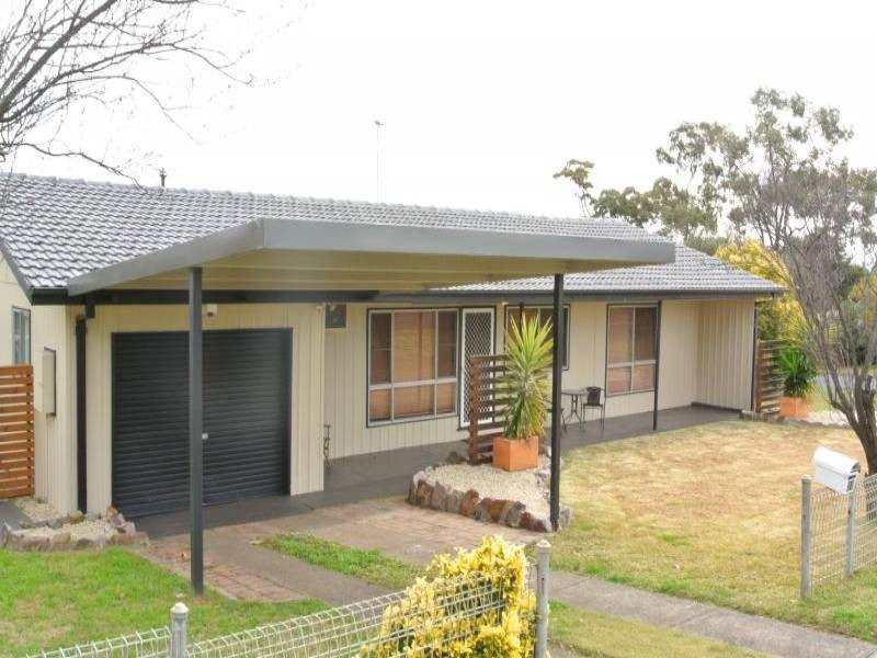 42 Thompson Street, Muswellbrook NSW 2333