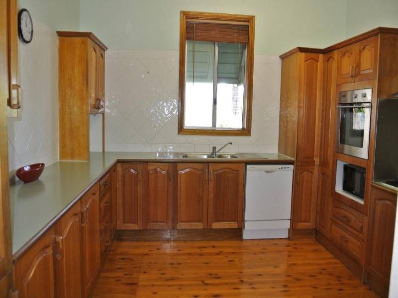 37 Carl St, Muswellbrook NSW 2333