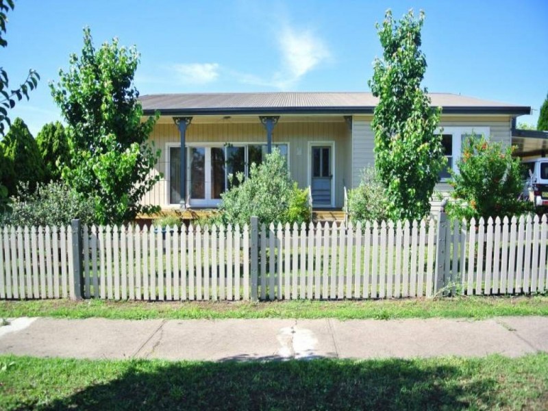 25 Crinoline Street, Denman NSW 2328
