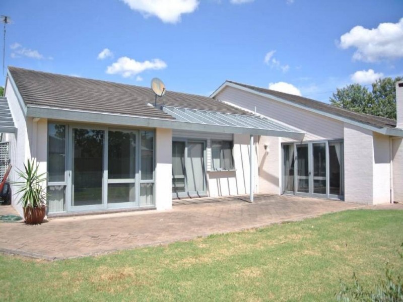 15-17 Paxton Street, Denman NSW 2328