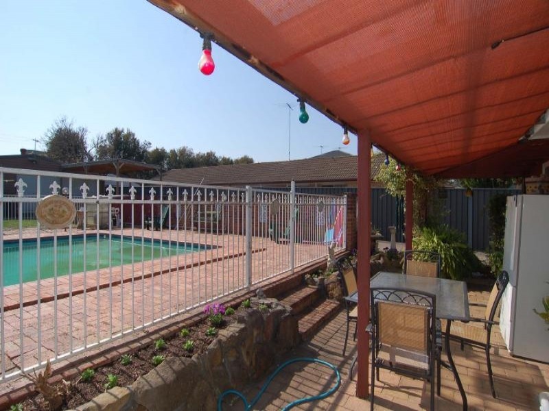 8 Woods Road, South Windsor NSW 2756