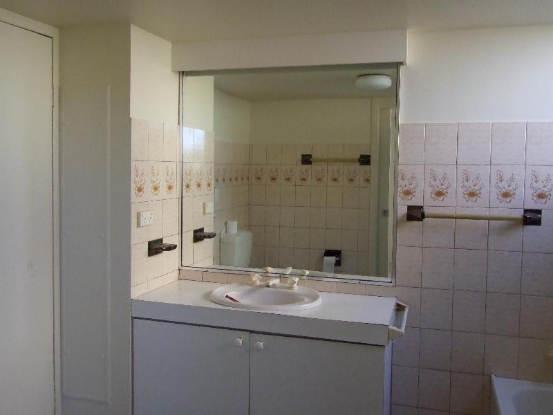 1/1927 Gold Coast Highway (Century Court), Burleigh Heads QLD 4220