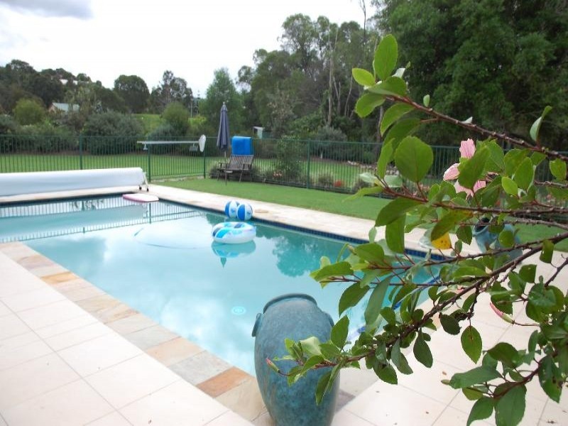6 Fairy Wren Crt, Bonogin QLD 4213