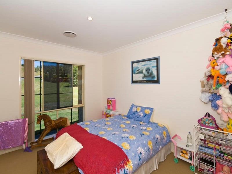 6 Fairy Wren Crt, Bonogin QLD 4213