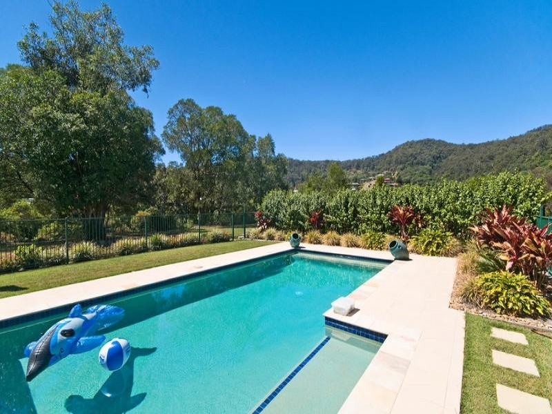 6 Fairy Wren Crt, Bonogin QLD 4213