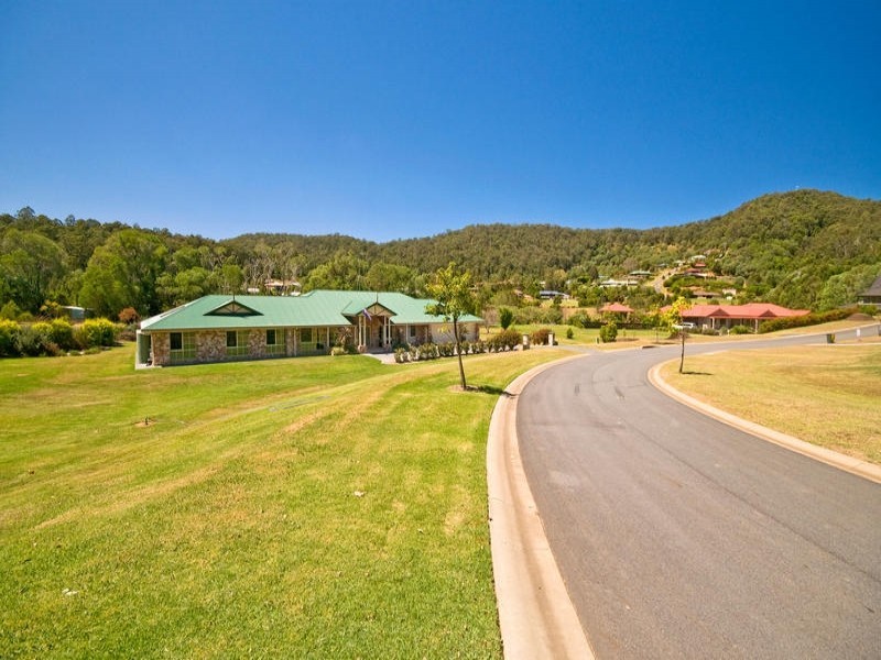 6 Fairy Wren Crt, Bonogin QLD 4213