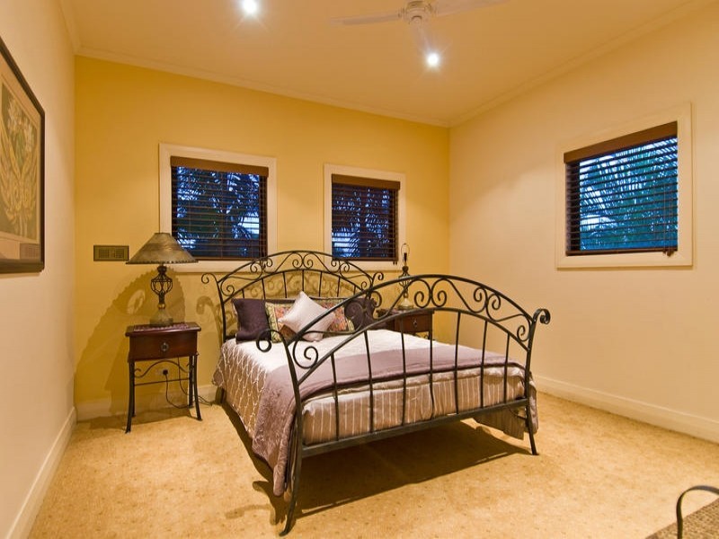 29 Kentia Court, Elanora QLD 4221