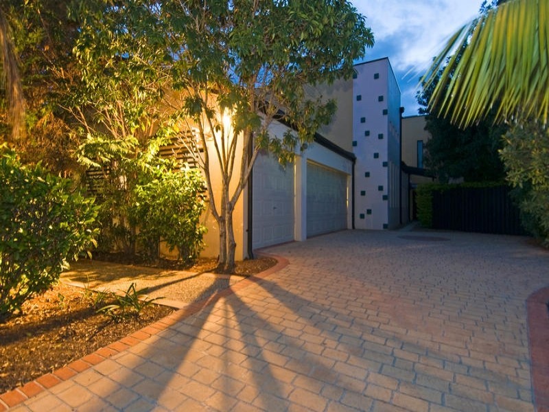 29 Kentia Court, Elanora QLD 4221