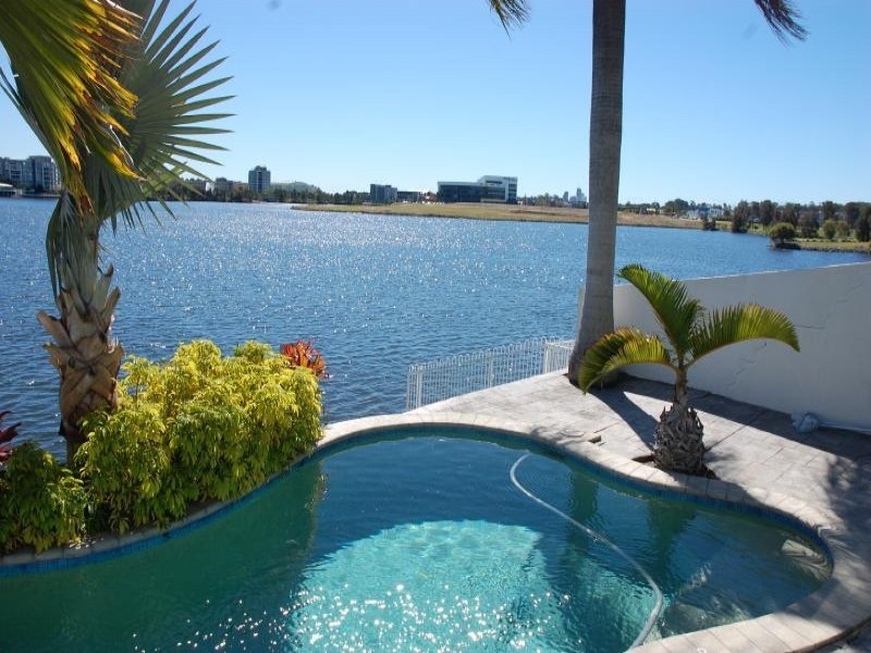 29 Northwestern Ct, Varsity Lakes QLD 4227