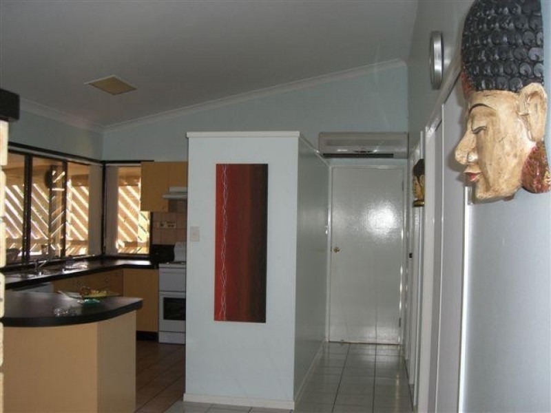 41 Hansen Street, Urangan QLD 4655