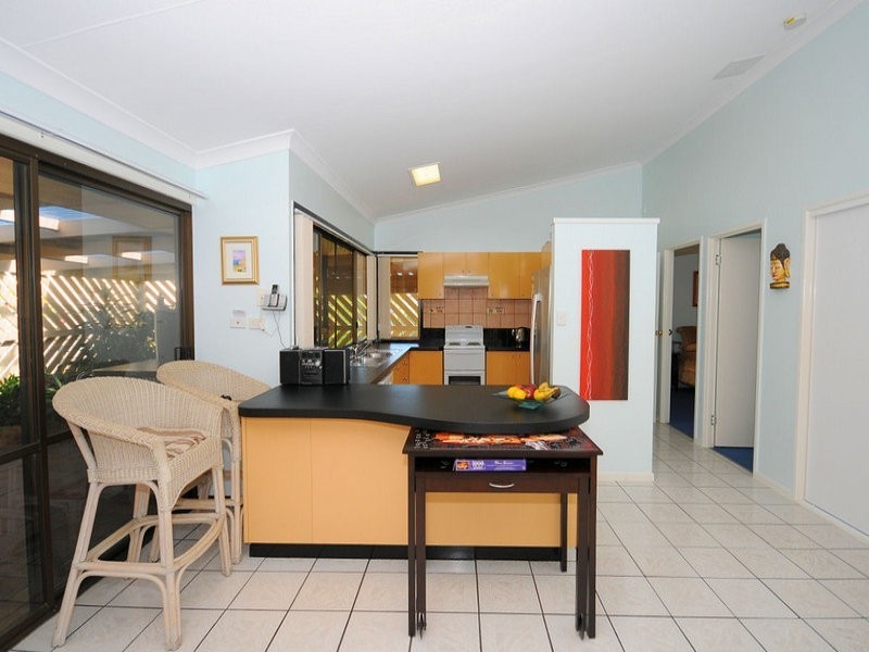 41 Hansen Street, Urangan QLD 4655