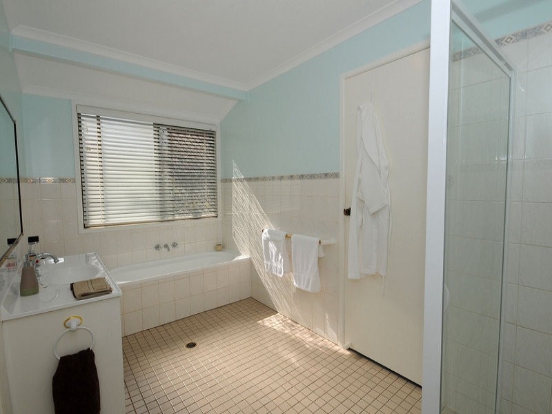 41 Hansen Street, Urangan QLD 4655