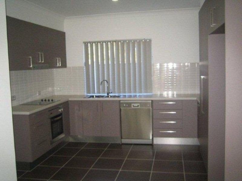 1/42 Careel Close, Helensvale QLD 4212