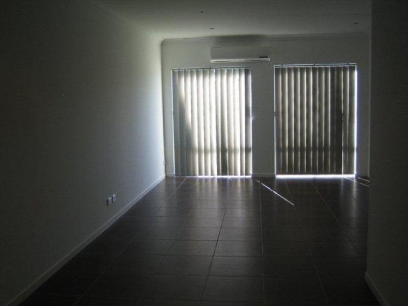 1/42 Careel Close, Helensvale QLD 4212
