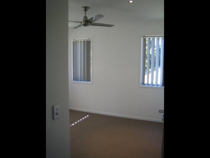 1/42 Careel Close, Helensvale QLD 4212
