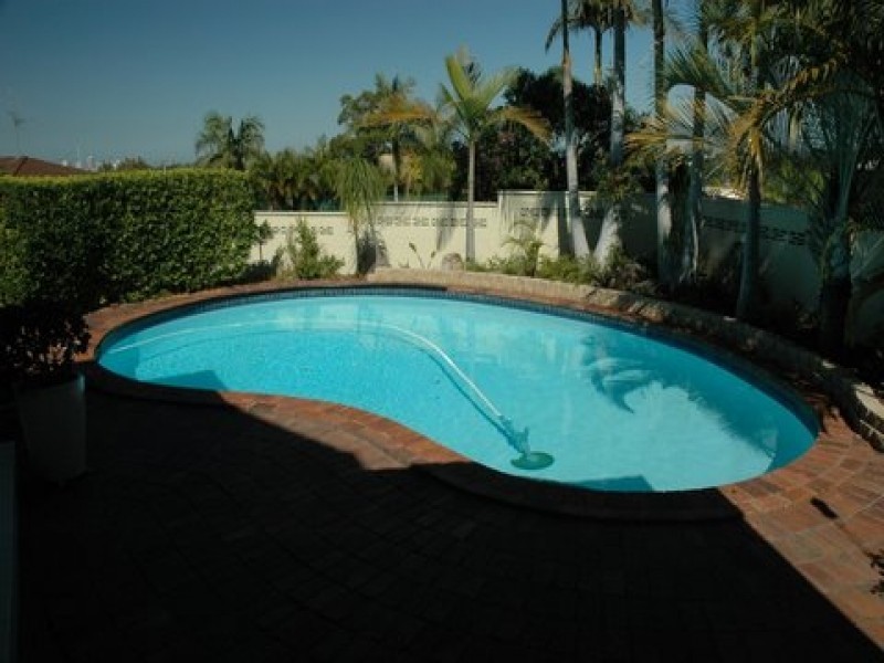 6 Crinum Crescent, Southport QLD 4215