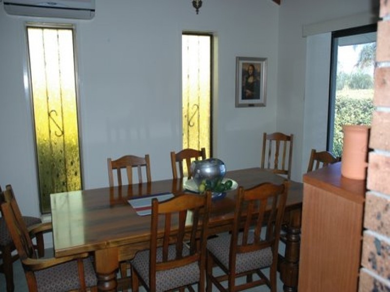 6 Crinum Crescent, Southport QLD 4215